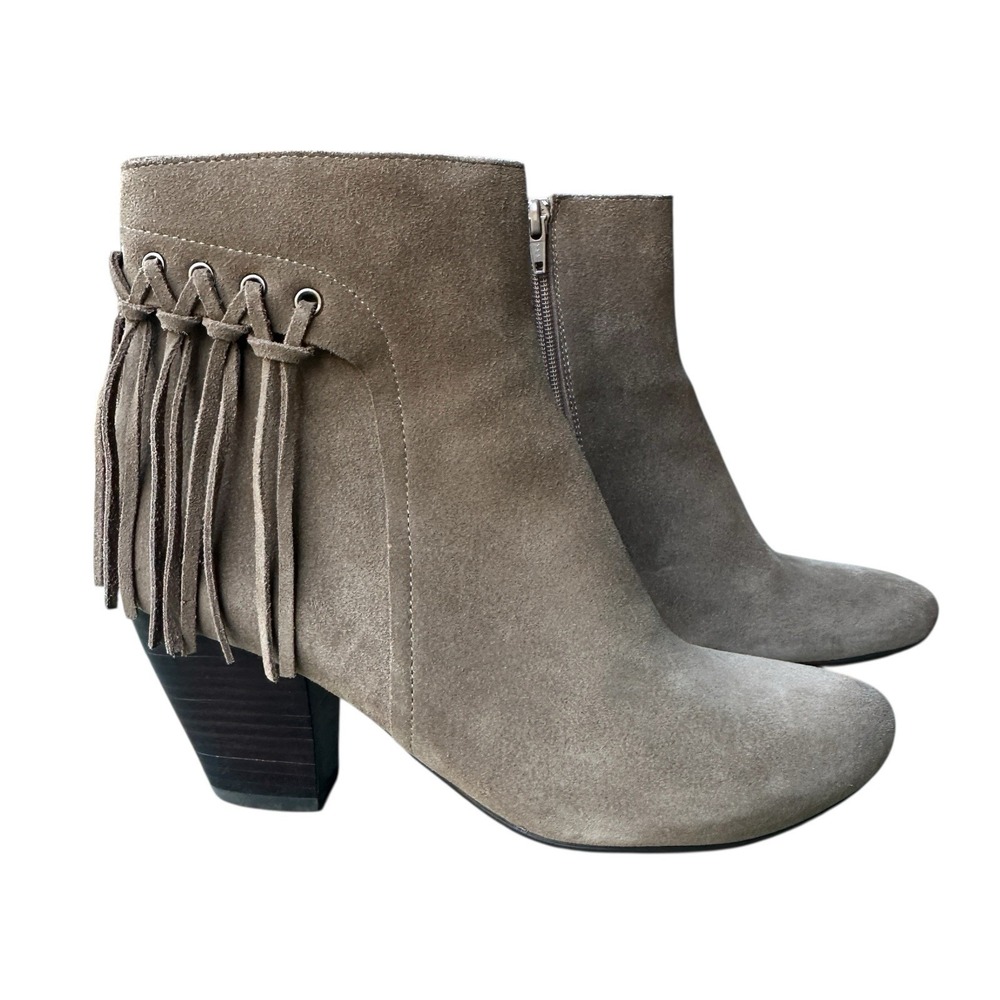 Vaneli‎ Jeroen Boots Women's Size 7.5N Suede Leather Fringe Ankle Bootie Taupe